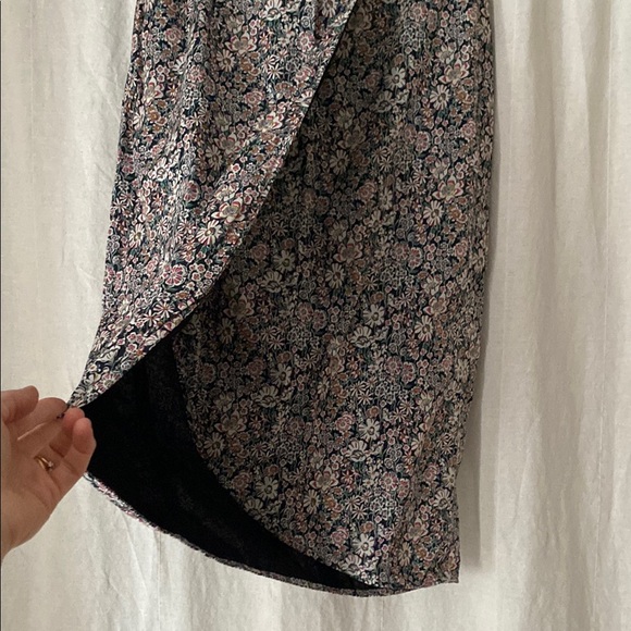 J. Crew (6) Cotton Tulip Skirt midi - Picture 4 of 6